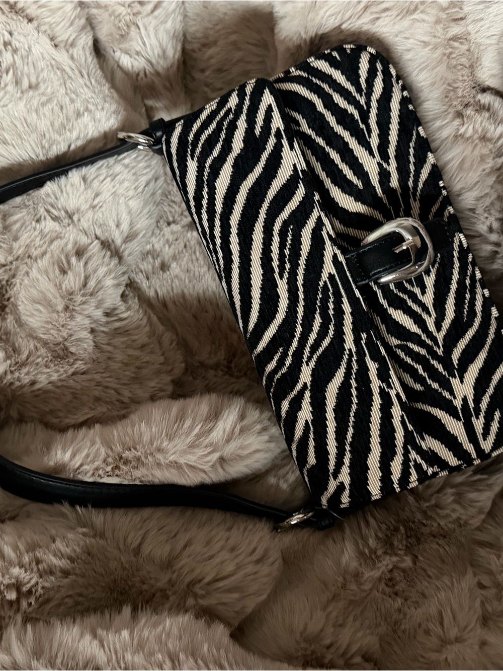 Black and Cream Zebra Print Shoulder Bag - Picture 2 of 3